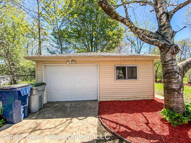 Building Photo - 3 br, 1 bath House - 7407 West Sheridan Av...