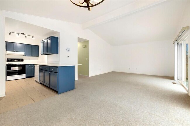 Building Photo - 8 Purfleet Dr