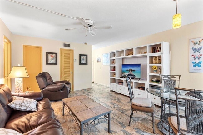 Foto del edificio - 3225 NE 16th St