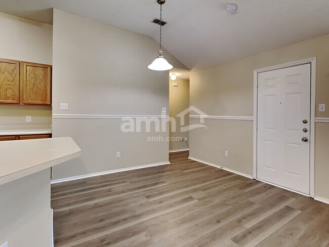 Building Photo - 517 Pinto Ln