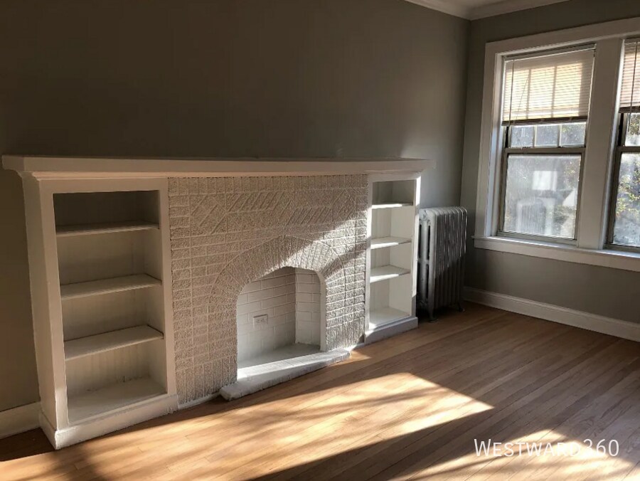 Foto principal - 3537 N Troy St