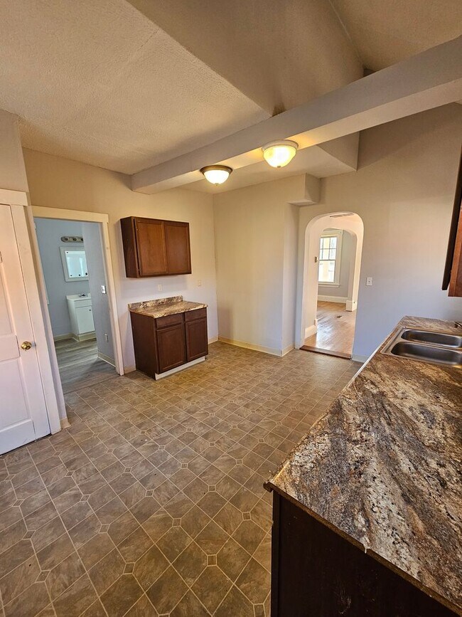 Foto del edificio - Wakefield7010-7014