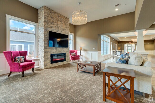 Hogar - Hampton Manor of Van Buren - Senior Living