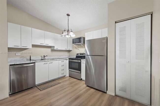 Foto del edificio - 3690 N 56th Ave
