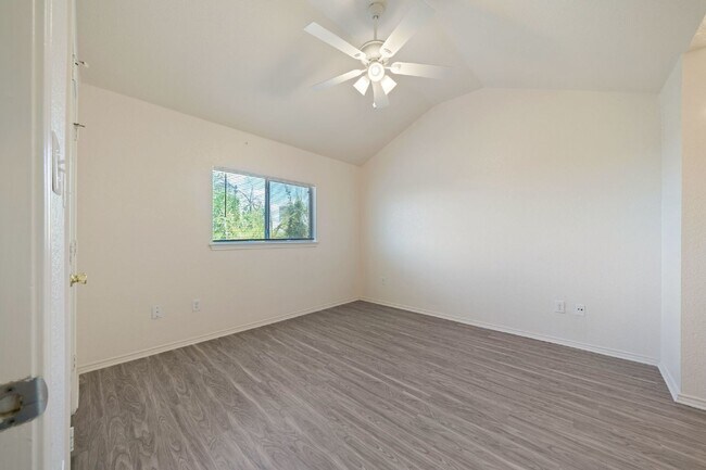 Foto del edificio - Beautiful 3/2 for Rent. Master on first fl...