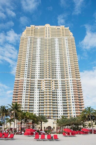 Foto del edificio - 17875 Collins Ave