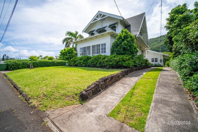 Building Photo - UNIQUE OPPORTUNITY TO RENT A FURNISHED 2BR...