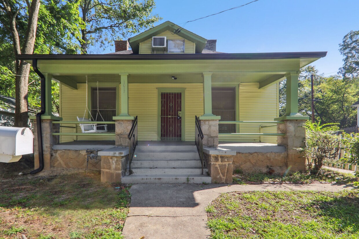 1017 Mayson Turner Rd NW, Atlanta, GA 30314 House Rental in Atlanta, GA