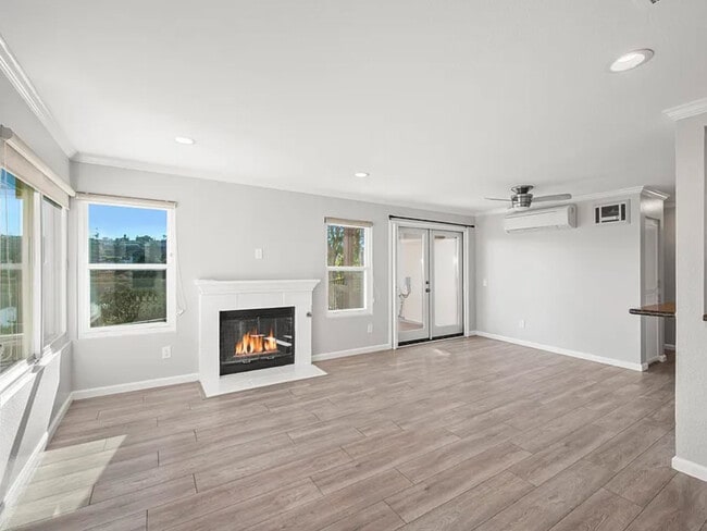 Building Photo - 2828 Famosa Blvd