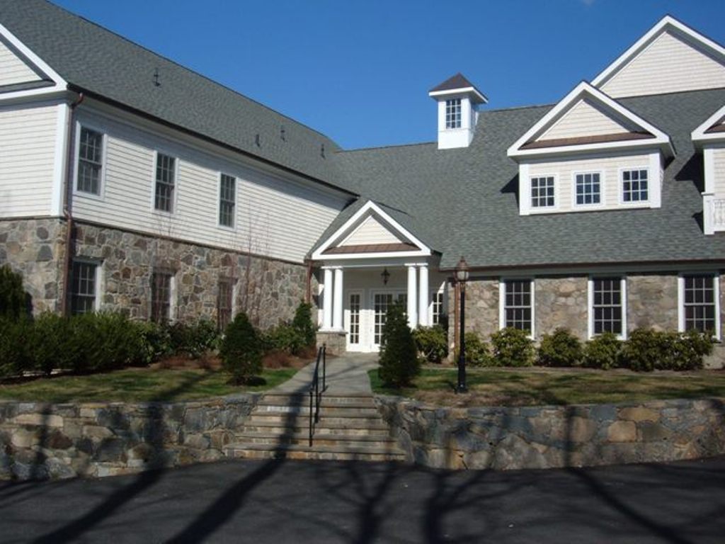 2 Dearfield Dr, Greenwich, CT 06830 Apartments in Greenwich, CT