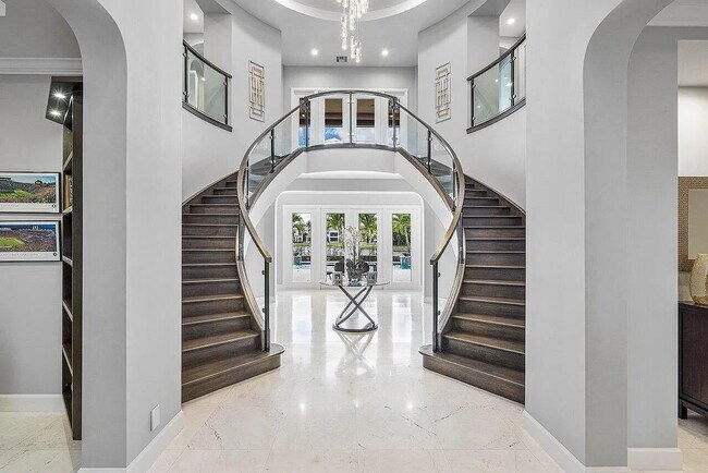 Building Photo - 17511 Cadena Dr