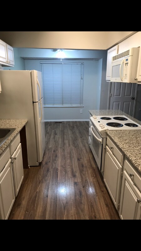 Building Photo - 2675 Springside Ct
