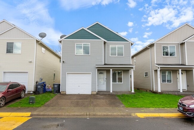 Beautiful Renovated 4b/2.5 bath home - SE Portland - Beautiful Renovated 4b/2.5 bath home - SE Portland