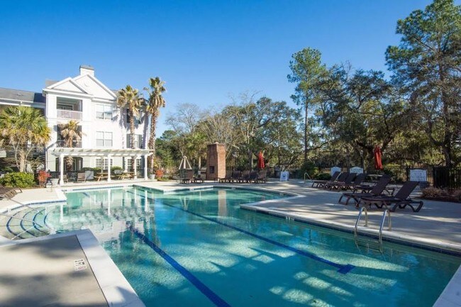 Foto del edificio - 130 River Landing Dr