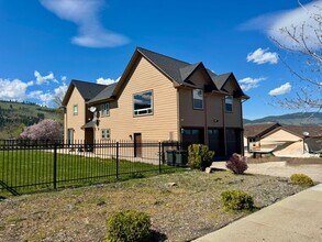 Building Photo - 130 Ridge Dr