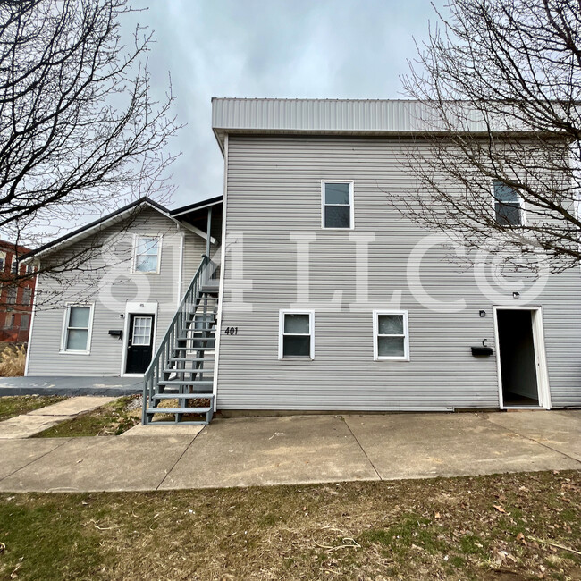 Building Photo - 401 N Mulberry St