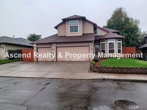 Building Photo - 603 SW 27th Way