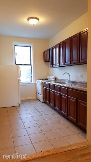 Primary Photo - 107 Linden St
