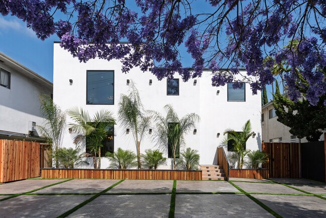 Foto del edificio - 1448 S Holt Ave
