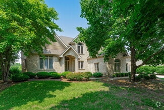 Building Photo - 552 Waters Edge Dr