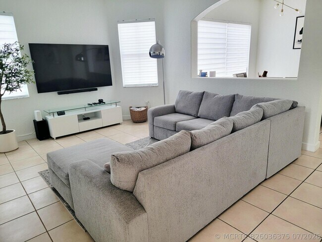 Foto del edificio - 8781 NW 178th St