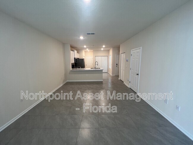 Building Photo - 945 Observatory Pkwy
