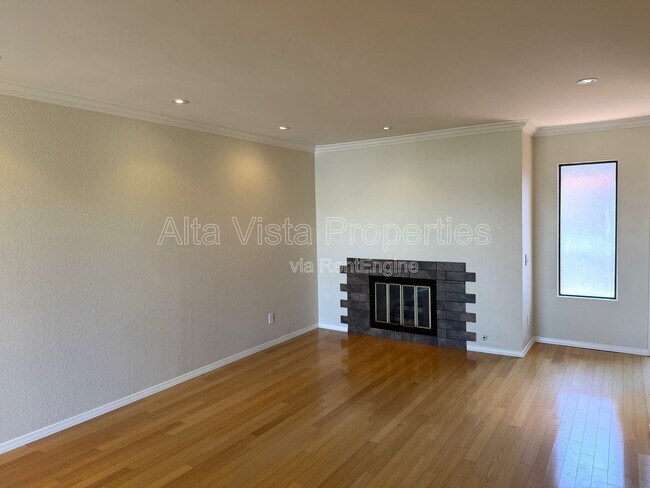 Foto del edificio - 2849 E Street