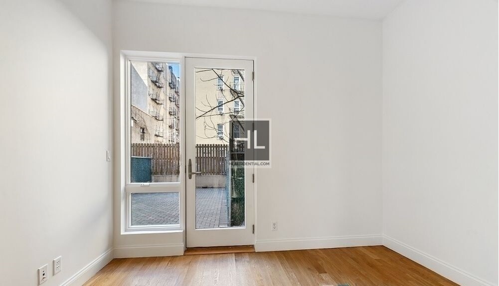 Foto del edificio - 2 bed, Marcy Avenue