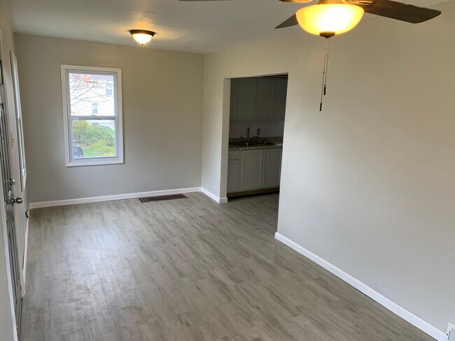 Building Photo - 308 Highland Ave SW