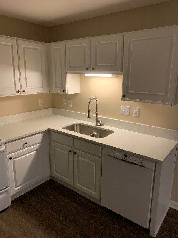 Foto principal - 2501 Huntscroft Ln