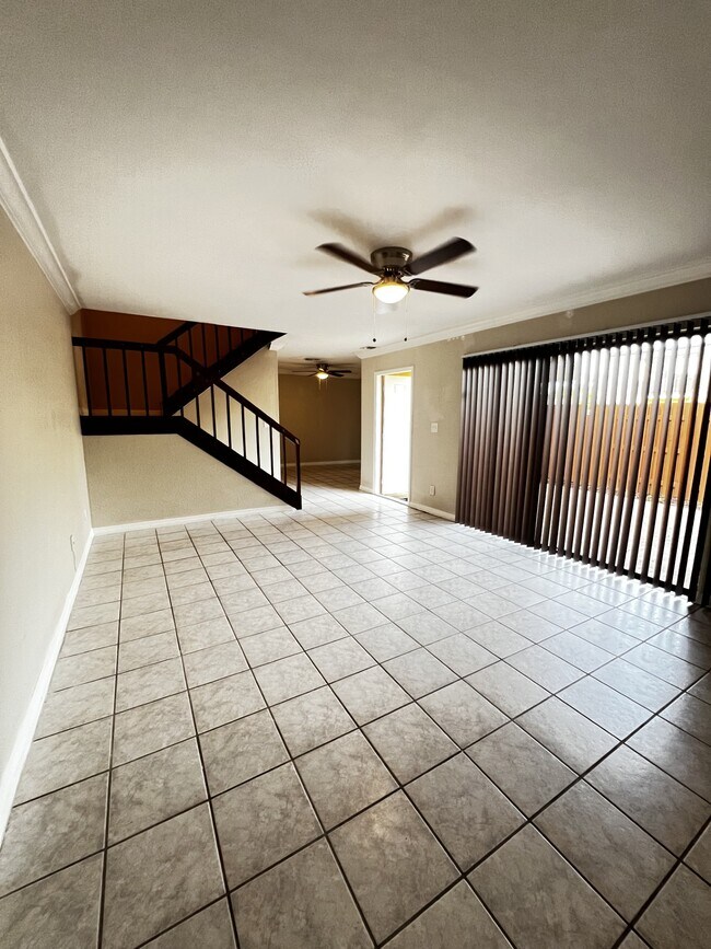 Building Photo - 1702 Park Meadows Dr