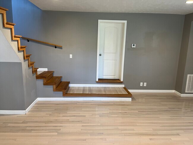 Sala de estar - 1381 Randall St