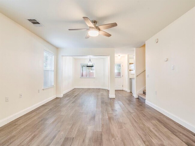 Foto del edificio - 804 Sheraton Ave