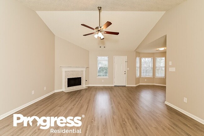 Building Photo - 604 Fieldcrest Dr
