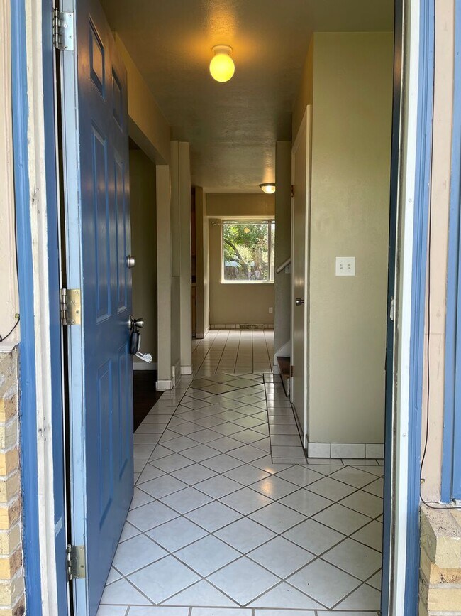 Foto del edificio - STUDENTS WELCOME! 5 Bedroom 3 Bathroom Single Family Home West Fort Collins