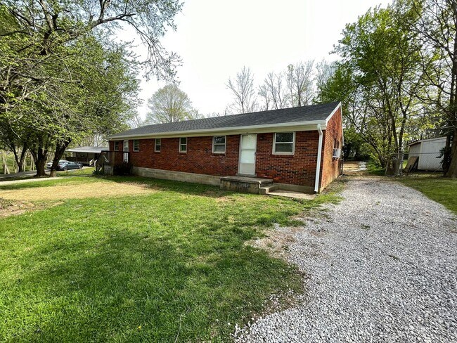 Foto del edificio - 261-263 Stuart Avenue Duplex