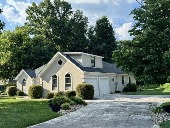 Building Photo - 218 Oligi Cir