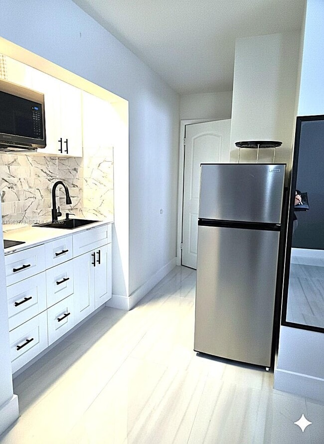 Building Photo - 1832 Rodman St