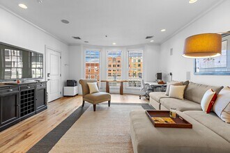 Building Photo - 277 Grand St