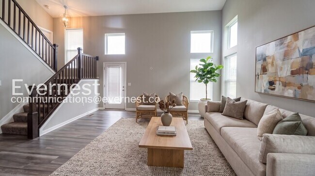 Foto del edificio - 3 Bed, 3 Bath Home with Garage / Available Now!