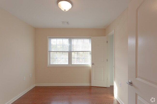 Habitación - Affordable Luxury In the Heart of Avenel !