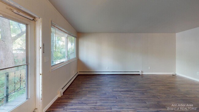 Building Photo - 124 Allen Dr