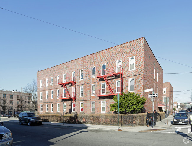 Building Photo - 774 E 225th St