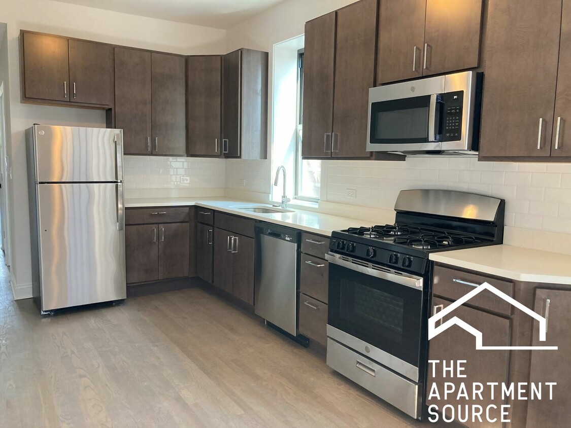 Foto principal - 2350 N Kimball Ave