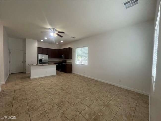 Foto del edificio - 7568 Nicklin St