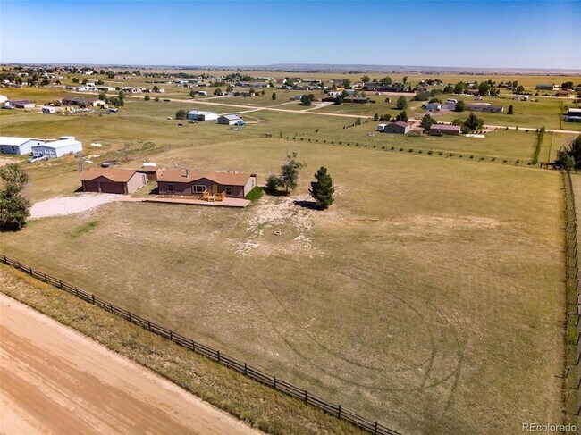 Foto del edificio - 5695 Peerless Farms Rd