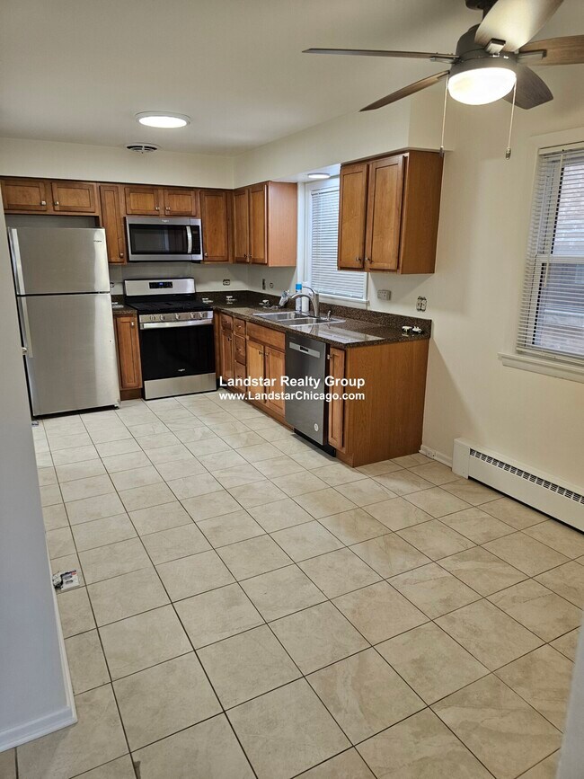 Building Photo - 7247 W Touhy Ave