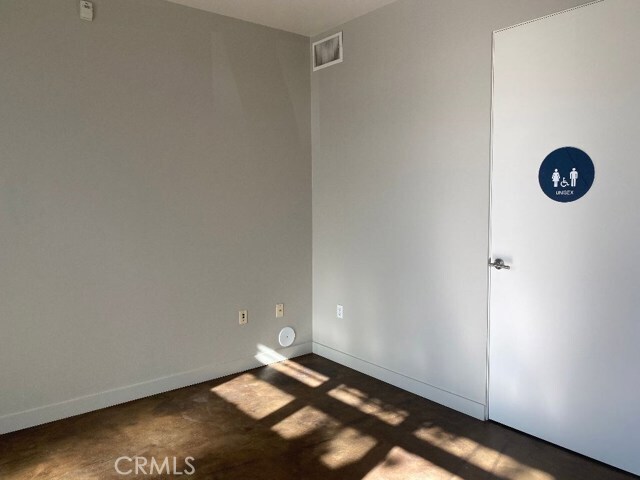 Building Photo - 141 E City Pl Dr