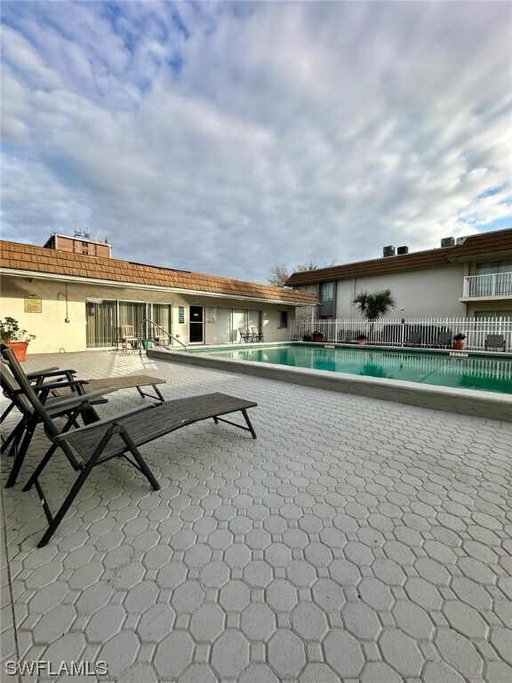 Building Photo - 1830 Maravilla Ave