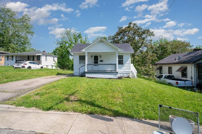 Foto del edificio - 3728 Standish Ave